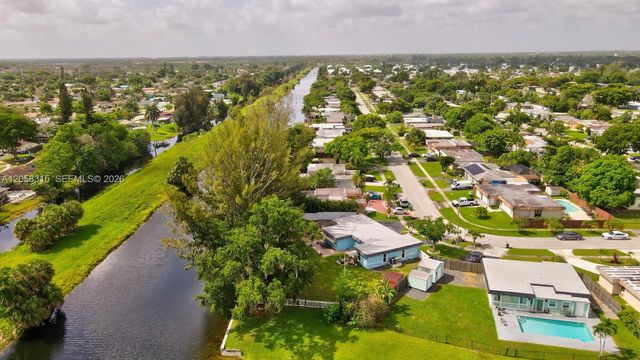 6605 NW 80th Ct, Tamarac, FL 33321