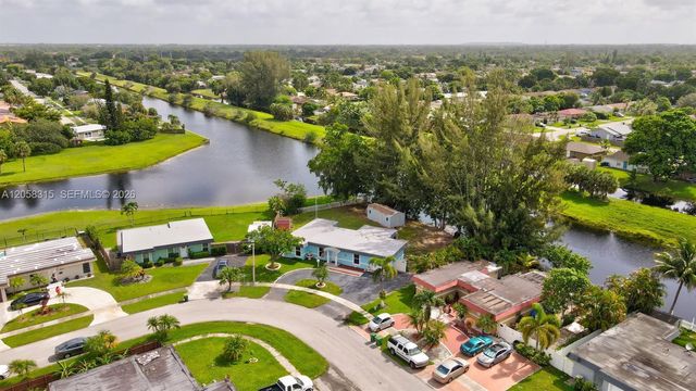 6605 NW 80th Ct, Tamarac, FL 33321
