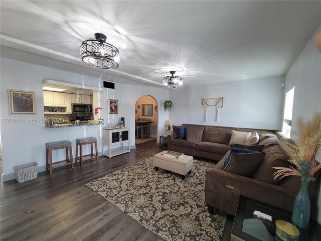6605 NW 80th Ct, Tamarac, FL 33321