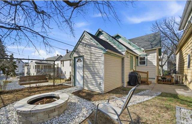1317 E Hamilton STREET, Milwaukee, WI 53202