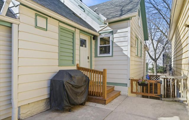 1317 E Hamilton STREET, Milwaukee, WI 53202