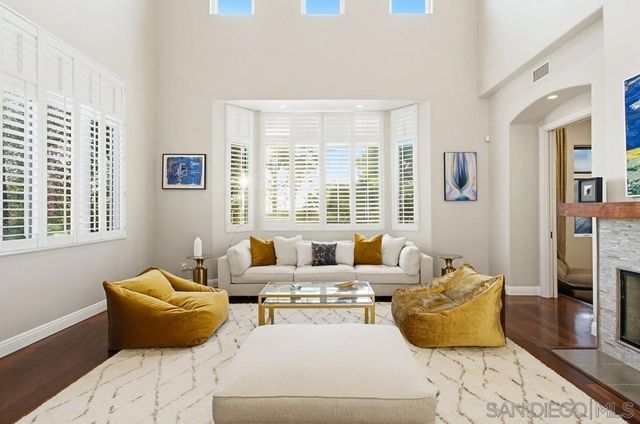 5247 Ocean Breeze Ct, San Diego, CA 92109