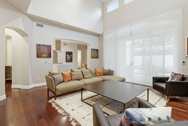 5247 Ocean Breeze Ct, San Diego, CA 92109