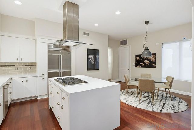 5247 Ocean Breeze Ct, San Diego, CA 92109