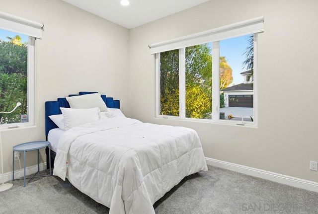 5247 Ocean Breeze Ct, San Diego, CA 92109