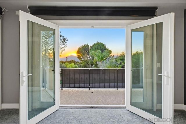 5247 Ocean Breeze Ct, San Diego, CA 92109