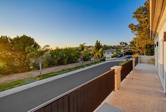 5247 Ocean Breeze Ct, San Diego, CA 92109