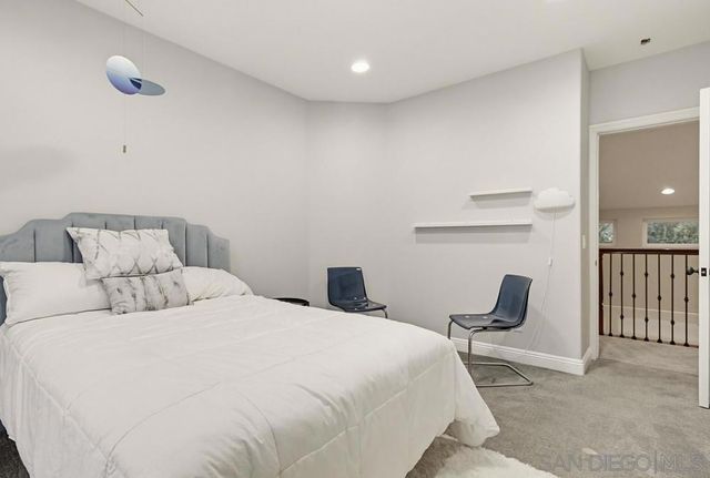 5247 Ocean Breeze Ct, San Diego, CA 92109