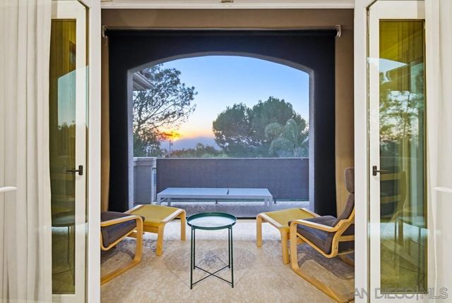 5247 Ocean Breeze Ct, San Diego, CA 92109