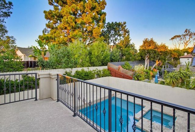 5247 Ocean Breeze Ct, San Diego, CA 92109