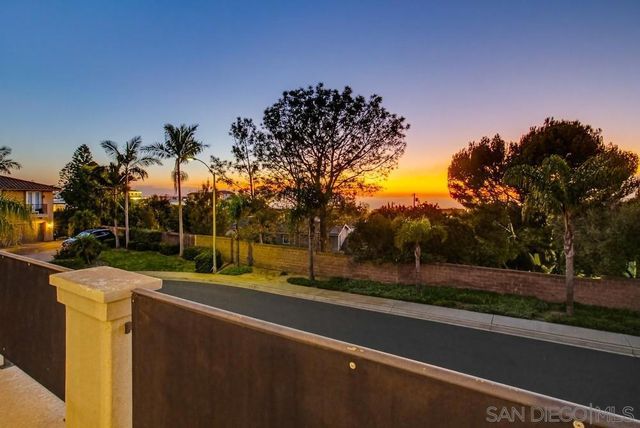 5247 Ocean Breeze Ct, San Diego, CA 92109