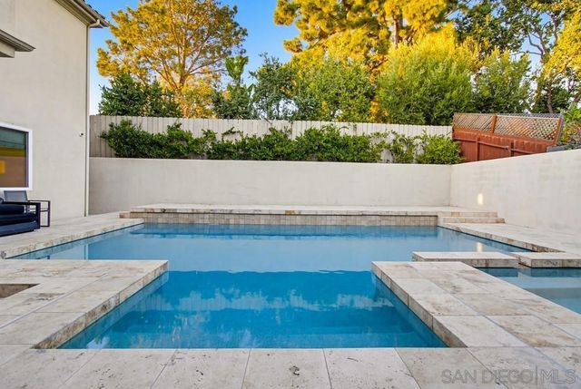 5247 Ocean Breeze Ct, San Diego, CA 92109