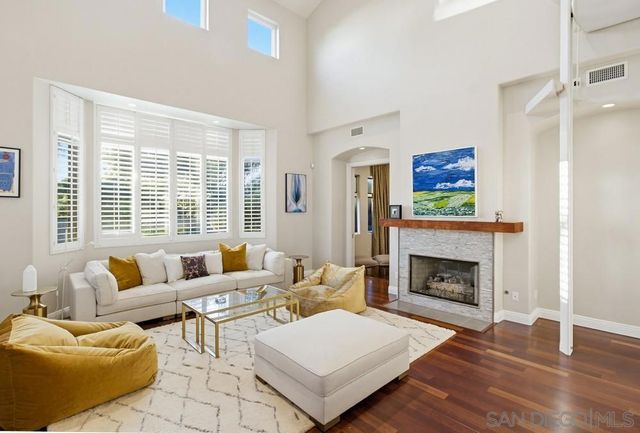 5247 Ocean Breeze Ct, San Diego, CA 92109