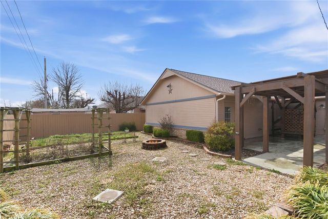 1419 Arkansas Street, Rogers, AR 72756