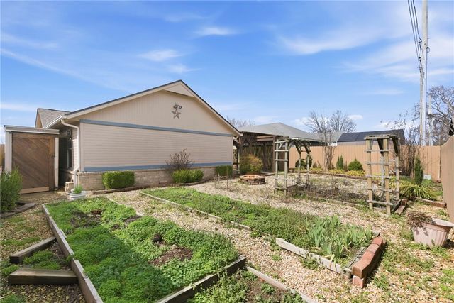 1419 Arkansas Street, Rogers, AR 72756