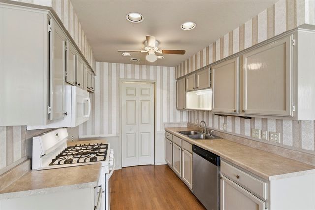 1419 Arkansas Street, Rogers, AR 72756