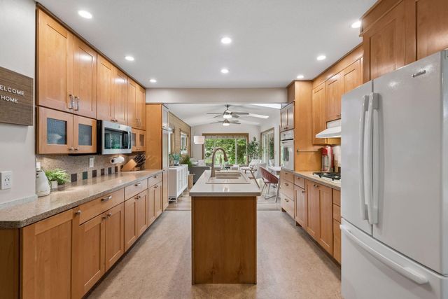 1643 Millwood Avenue, Roseville, MN 55113