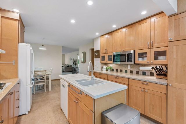 1643 Millwood Avenue, Roseville, MN 55113