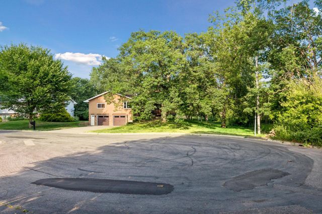1643 Millwood Avenue, Roseville, MN 55113