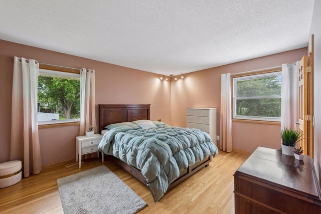 1643 Millwood Avenue, Roseville, MN 55113