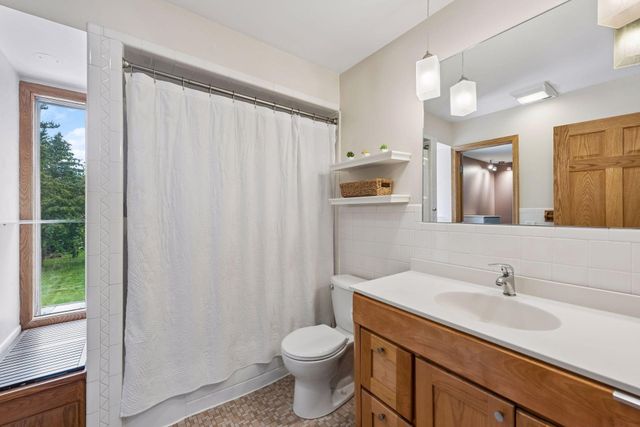 1643 Millwood Avenue, Roseville, MN 55113