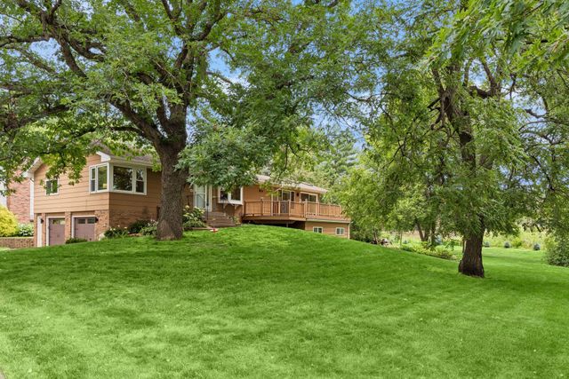 1643 Millwood Avenue, Roseville, MN 55113