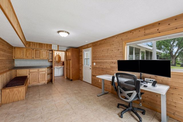 1643 Millwood Avenue, Roseville, MN 55113