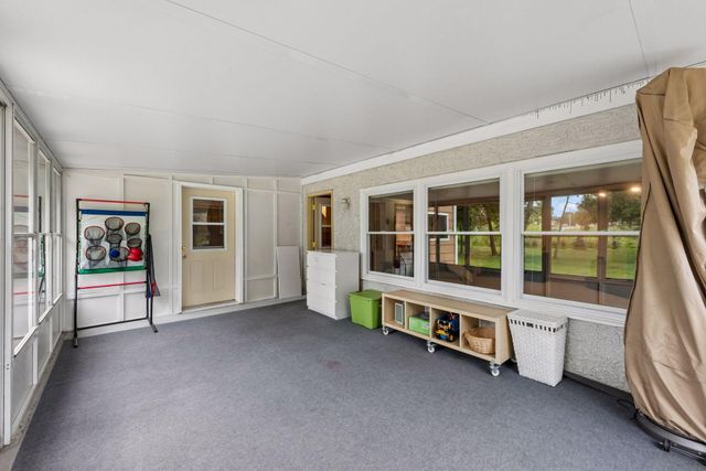 1643 Millwood Avenue, Roseville, MN 55113