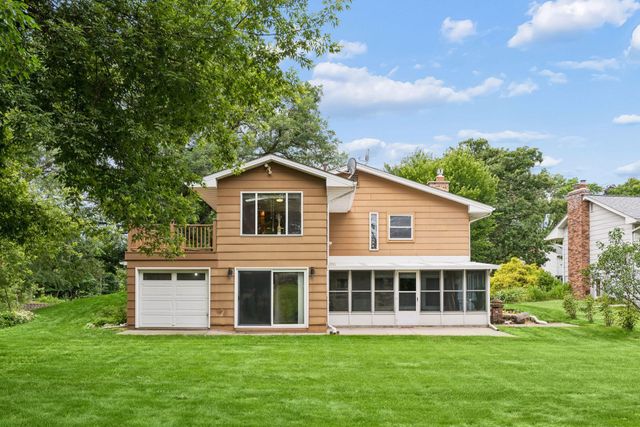 1643 Millwood Avenue, Roseville, MN 55113