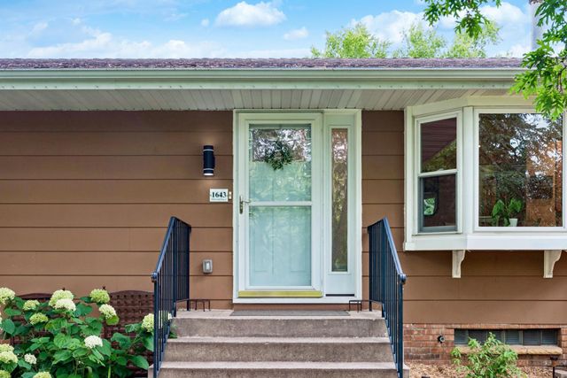 1643 Millwood Avenue, Roseville, MN 55113