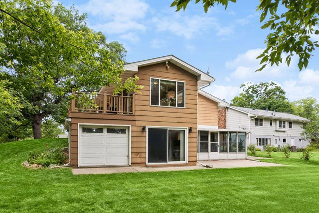 1643 Millwood Avenue, Roseville, MN 55113