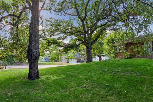 1643 Millwood Avenue, Roseville, MN 55113