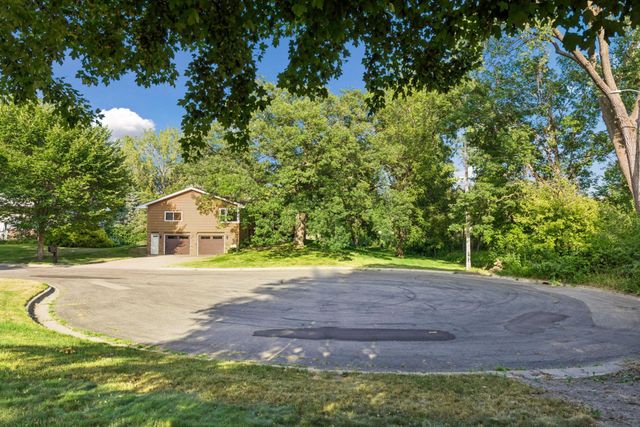 1643 Millwood Avenue, Roseville, MN 55113