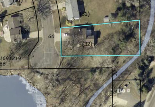 1643 Millwood Avenue, Roseville, MN 55113