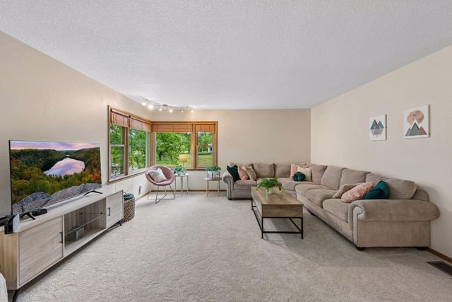 1643 Millwood Avenue, Roseville, MN 55113