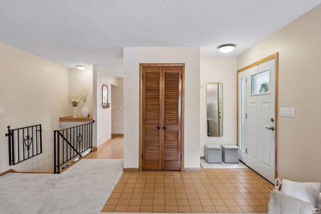1643 Millwood Avenue, Roseville, MN 55113