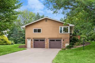1643 Millwood Avenue, Roseville, MN 55113