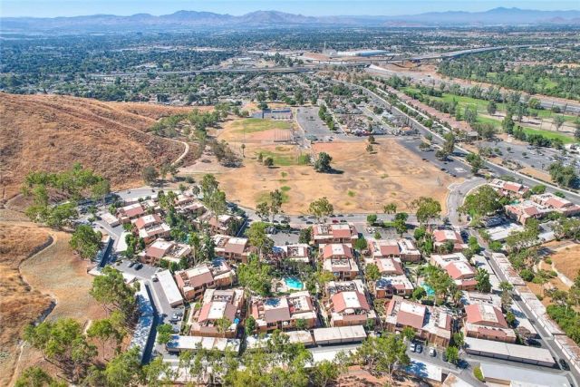 1480 W Edgehill 12, San Bernardino, CA 92405