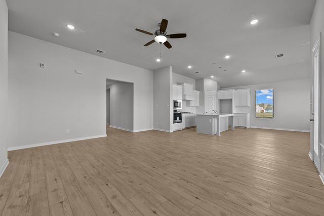 1401 Red Clover Avenue, Van Alstyne, TX 75495