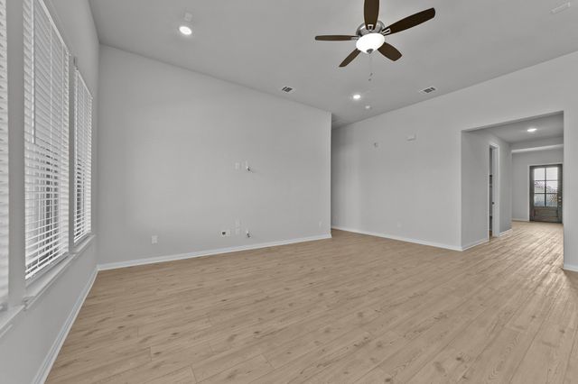1401 Red Clover Avenue, Van Alstyne, TX 75495