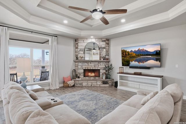 113 Hondo Dr, La Vernia, TX 78121