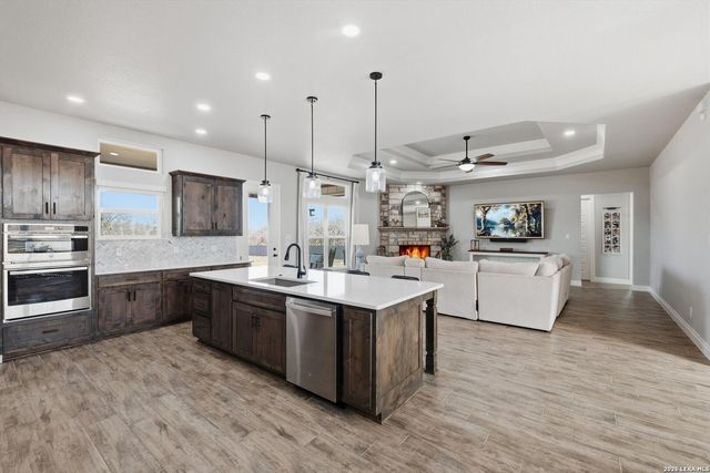 113 Hondo Dr, La Vernia, TX 78121