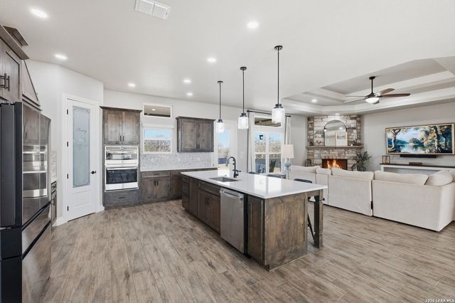 113 Hondo Dr, La Vernia, TX 78121