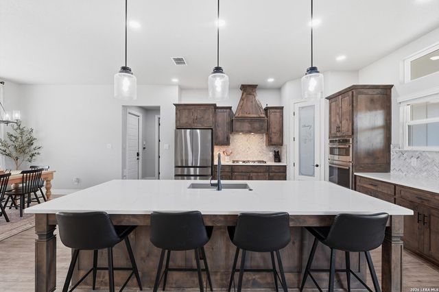 113 Hondo Dr, La Vernia, TX 78121