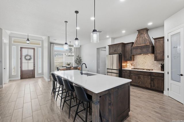 113 Hondo Dr, La Vernia, TX 78121