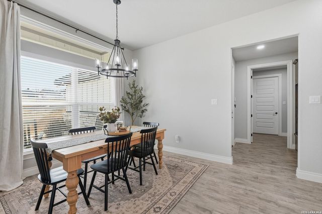 113 Hondo Dr, La Vernia, TX 78121