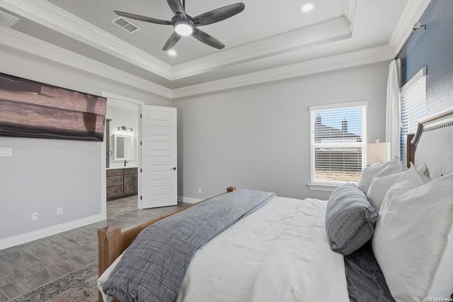 113 Hondo Dr, La Vernia, TX 78121