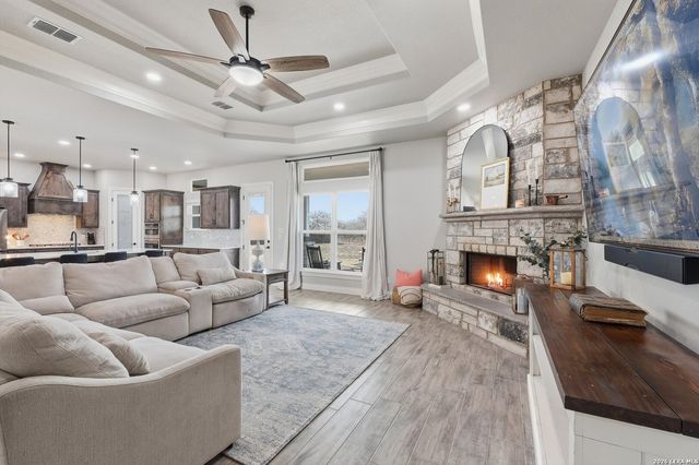 113 Hondo Dr, La Vernia, TX 78121