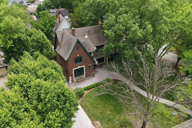 412 S Dellrose, Wichita, KS 67218