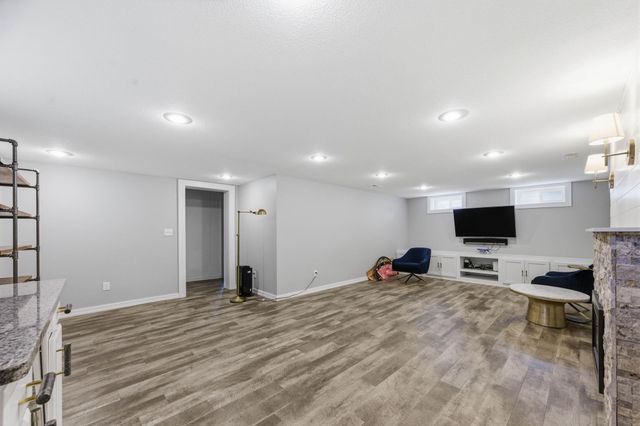 412 S Dellrose, Wichita, KS 67218